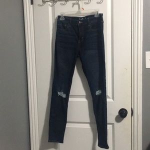 Dark denim ripped hollister jeans. GREAT CONDITION